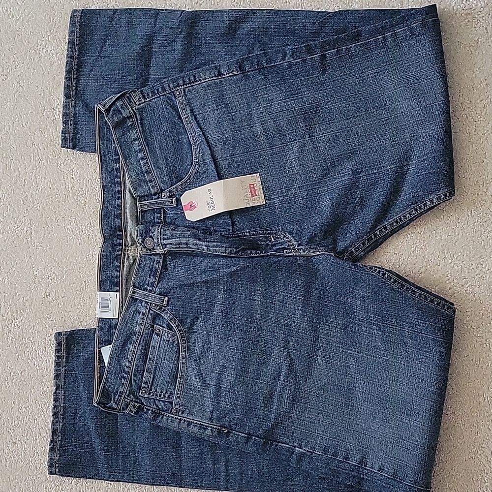 NWT Levi's 505 Regular Fit Men's Jeans 005052765. 38 x 32